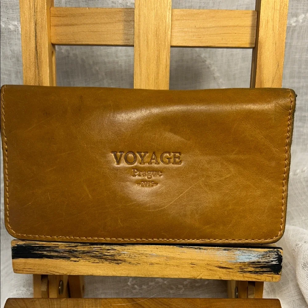 Voyage Prague leather bifold wallet